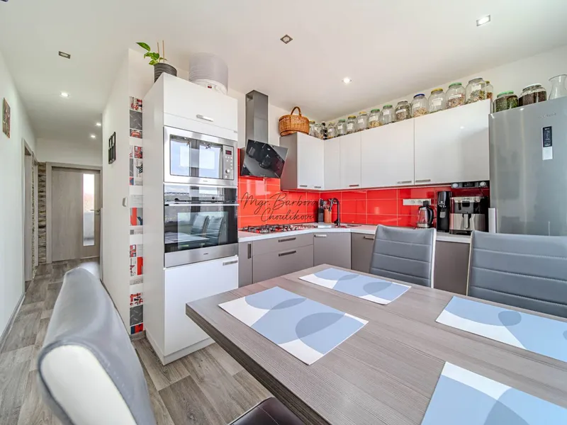 Moderní byt 3+1 s balkonem o velikosti 74 m2, Dobřany, ul. L